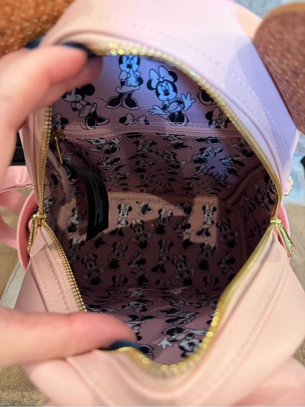 Adorable Minnie Pin Mini Backpack 💖 - Picture 4 of 8